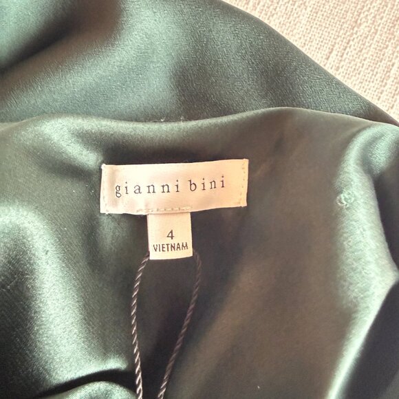 Gianni Bini Peyton Emerald Green Satin Backless Halter Mini Holiday Dress - Picture 4 of 4